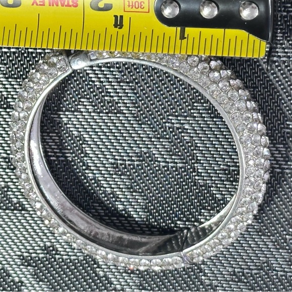 Dazzling Silver Rhinestone Bracelet 6 Rows of Sparkling Cut Stones 6.75-7.5 4370 - Picture 6 of 9